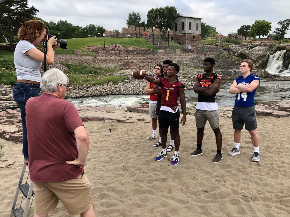 hank 🇰🇷 tweet media