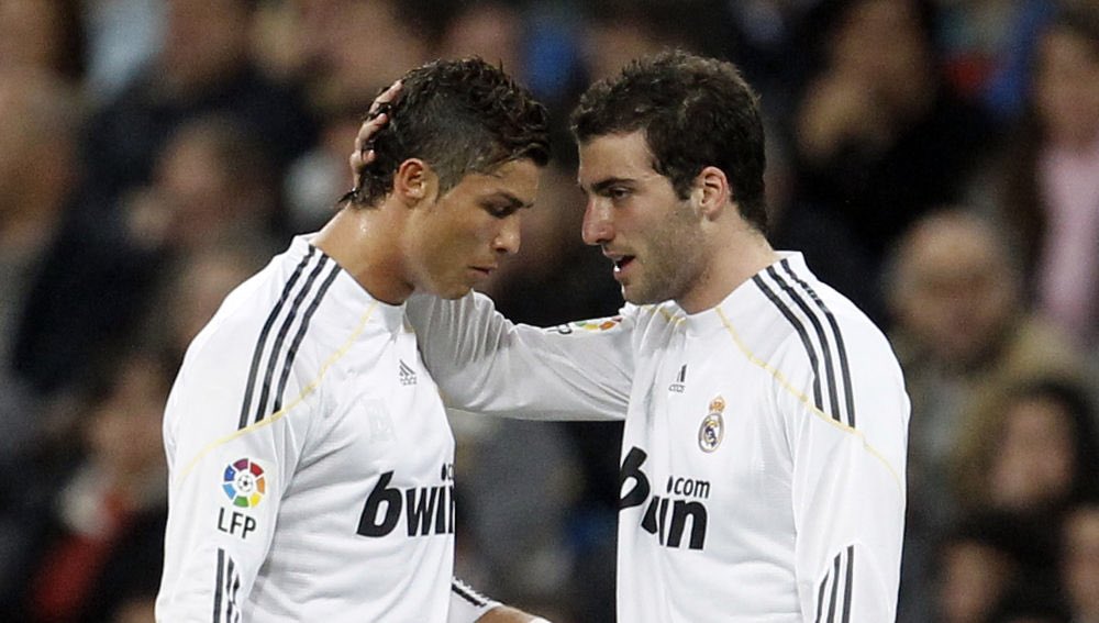 2010MisterChip's tweet photo. 2010, octavos
2020, octavos 

Si la Champions juntos queréis ganar, al Lyon debéis evitar. https://t.co/BtFl7b0tNk