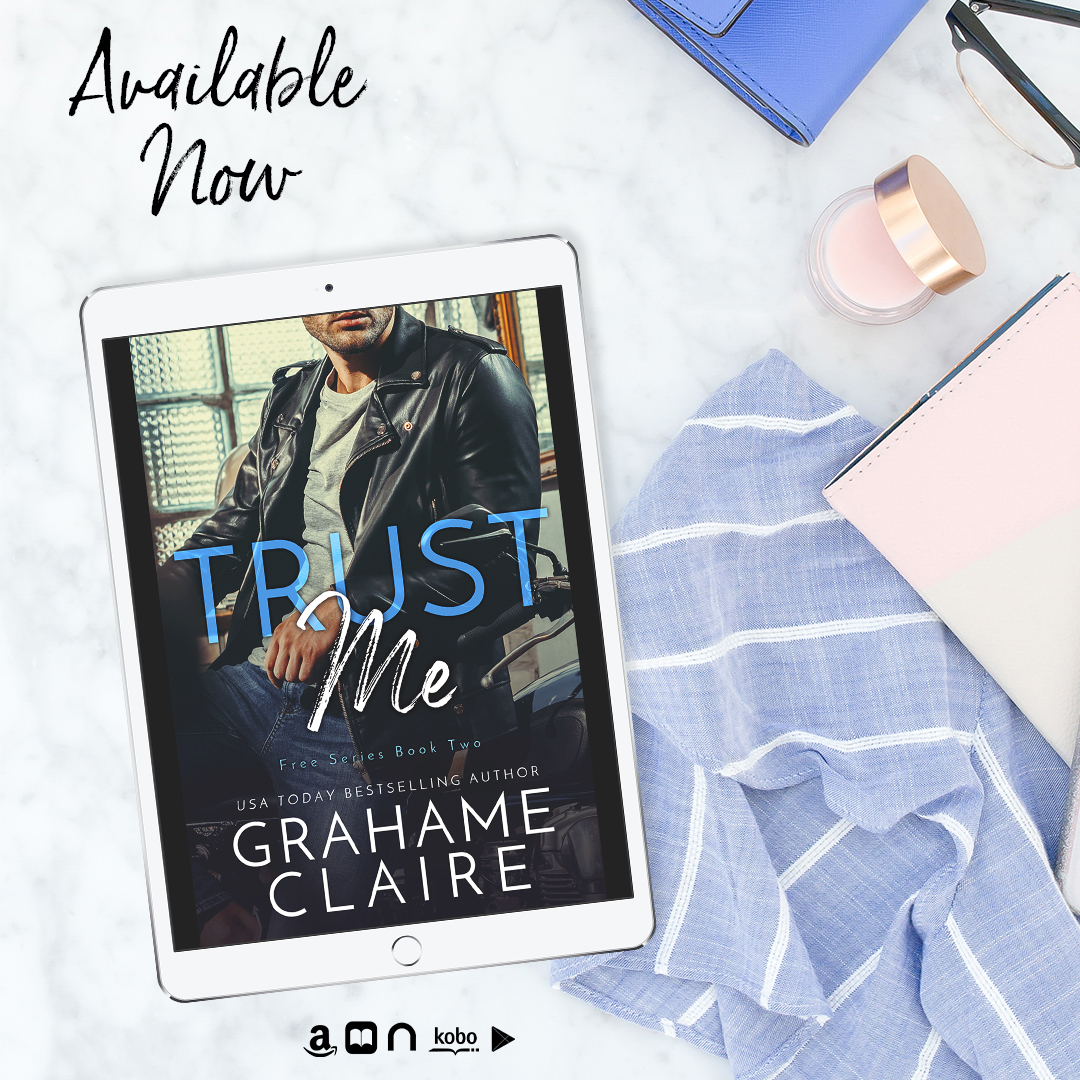 EmandMBooks's tweet image. Sometimes I think I can't live with her . . . 
But what if I can't live without her?

Trust Me, a roommates-to-lovers standalone romance by @grahamewrites is LIVE!

Download today: bit.ly/3ihizwg

#booknerd #availablenow #freeseries #bibliophile #socialbutterflypr