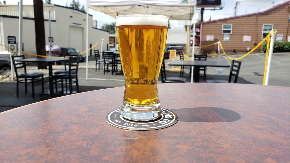 DecibelBrewing's tweet photo. Beer outside! We just got approved for an outdoor drinking area in the parking lot. Come enjoy a beer with us! Phat Manny will be here selling empanadas at 4pm, both ready to eat and frozen for later. #wabeer #bothellbeer https://t.co/x5XmFrDB0j
