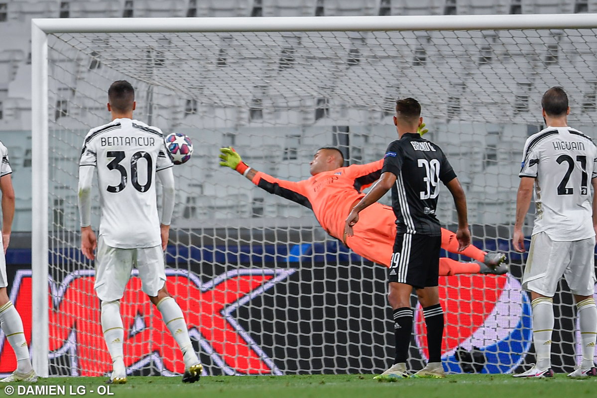 OL's tweet photo. Quel match d'Anthony Lopes ! 👊
#JuveOL https://t.co/091PtpxtHb