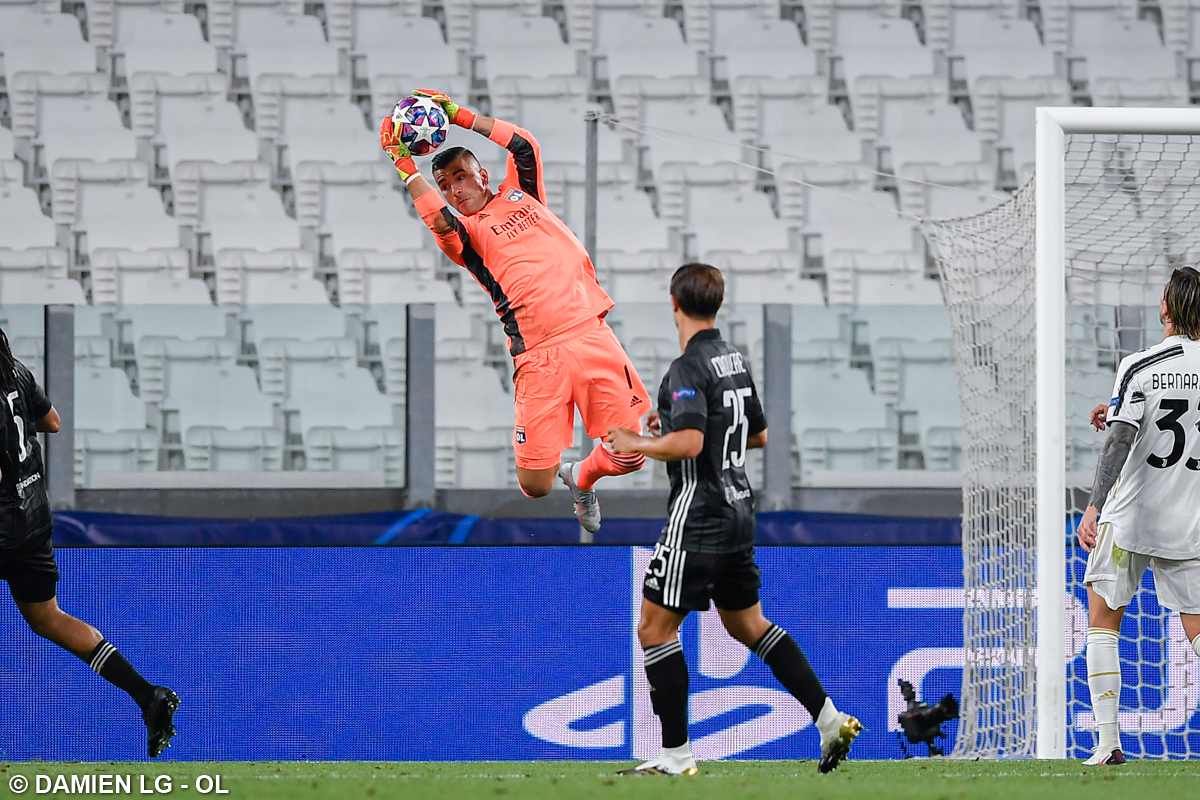 OL's tweet photo. Quel match d'Anthony Lopes ! 👊
#JuveOL https://t.co/091PtpxtHb