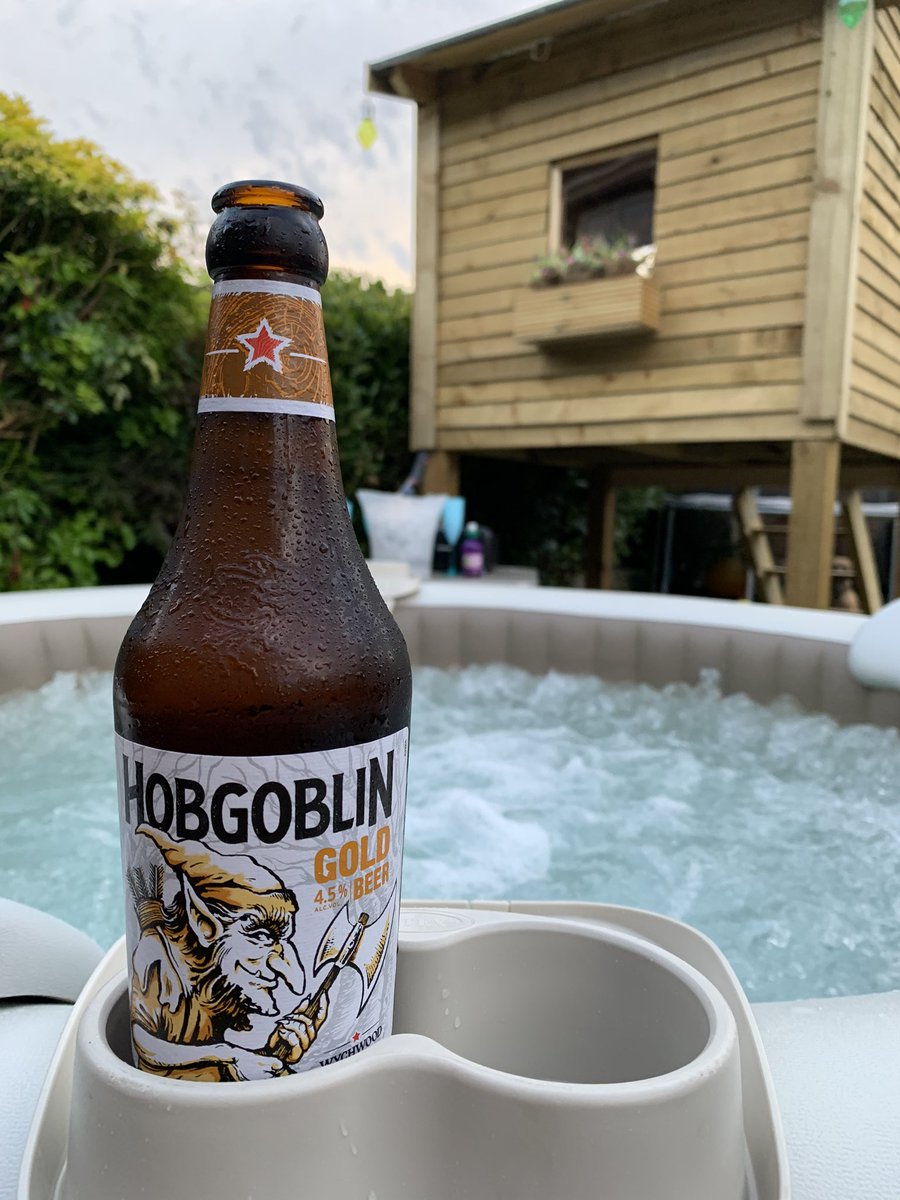 spadefeetpete's tweet photo. And now time for the main event @HobgoblinBeer #gold cheers all #beer #goblineer #gold #treehouse #hottub #32oC #chilled #love #midlsnds #oxford #mytruelove @KerryKezbez30 @wychwoodjon @ChrisTKeating @wychwooddrayman https://t.co/UQYPNWHdUp