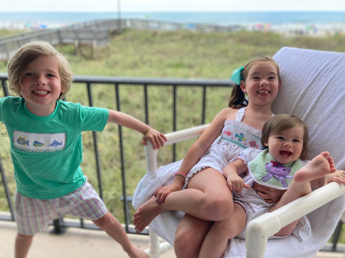 TheMcDAgency's tweet photo. One last beachy getaway for the McDevitt McNuggets!

@shane.mcdevitt
@casie_carpenter https://t.co/XkhzqjESqq