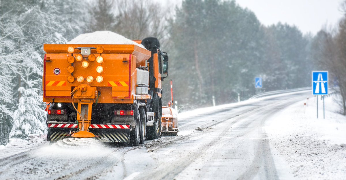 backhousejones's tweet photo. Both vehicles require grit to operate efficiently. Both vehicles clear the roads - one  in winter and one in summer. Only one is properly supported by government and only one is guarnteed to be on the road by Christmas. Spread the hope by #honkforhope https://t.co/kspCUjKbRi