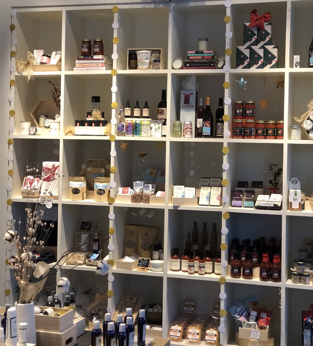 RalProvisions's tweet photo. Good news for our #dtraleigh community! We are getting close to reopening and we will be able to offer DELIVERY for those that live within 1.5 miles of downtown!!! Thanks to @my.lhavi  for making our always-wanted-to-offer-delivery dreams come true! ❤️ More news soon! https://t.co/l8ImqCHZVt