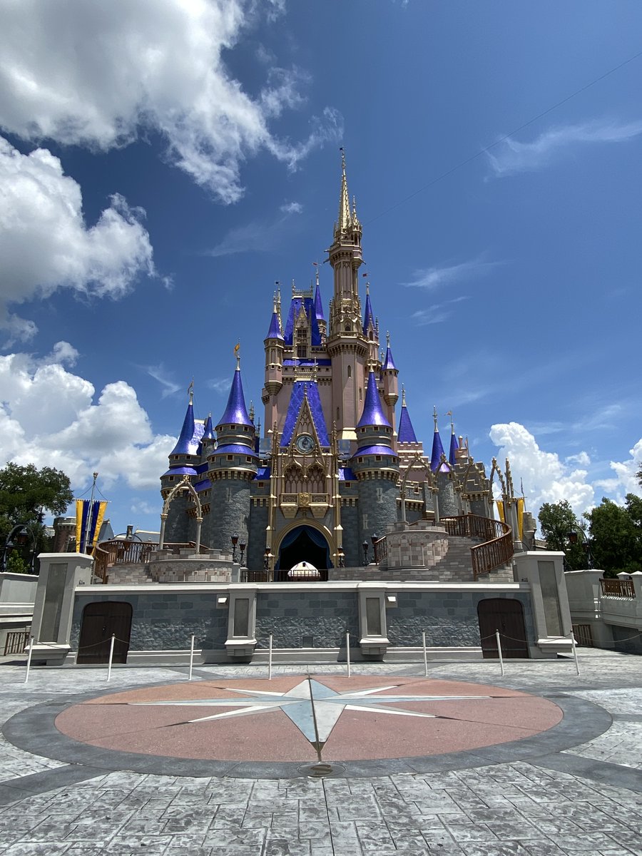 TheMousePlanner's tweet image. Happy Friday!

Special thanks to @OurFLProject for the picture!

#WaltDisneyWorld #MagicKingdom #CinderellaCastle #Disney #DisneyParks