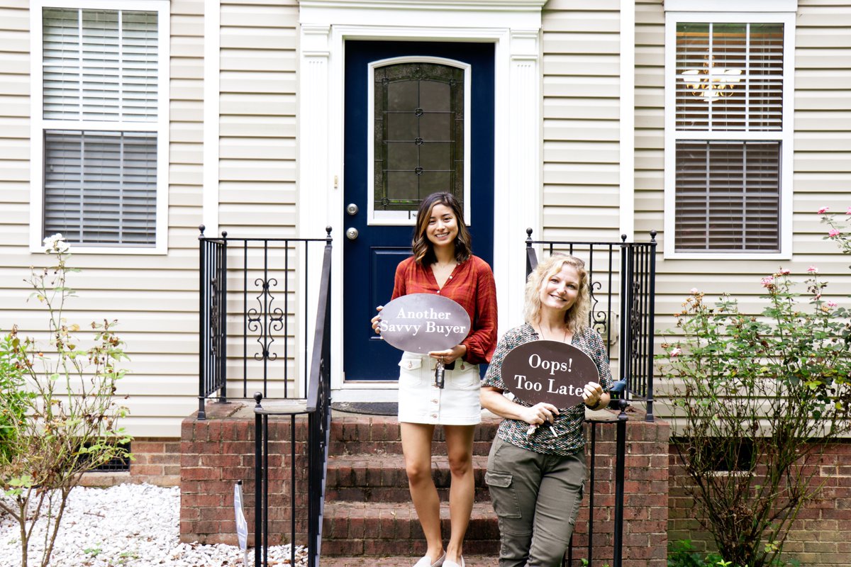 sml1122's tweet photo. Congrats to Raissa on buying her first home! Raissa and I met through a past client who referred me to her. We started looking at homes a couple months ago during a very hectic seller's market with low inventory. Found this cute home on the East side and the rest is history! https://t.co/a8uPrJ1fgO