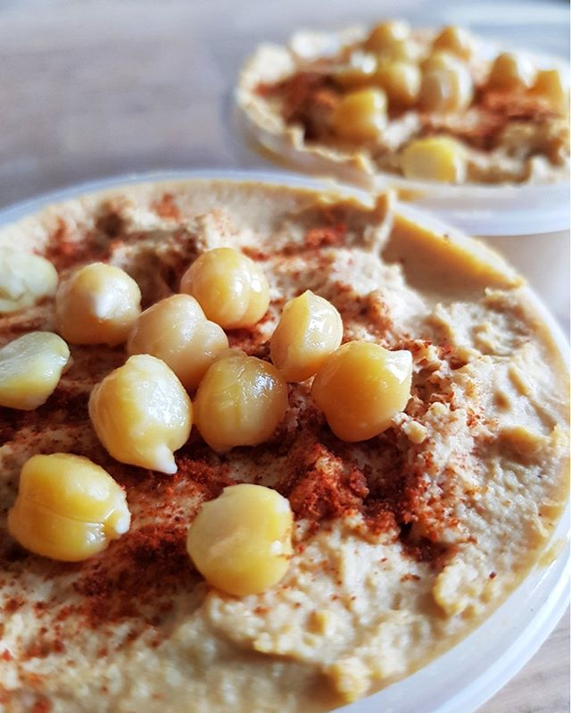 ElsaEats's tweet photo. Ever tried to make your own hummus? It's actually not that difficult if you have a food processor or a blender. Plus you save on the plastic packaging the tubs tend you come in!

What do you eat your hummus with?

#FdBloggerUK #MCRBloggers #ManchesterBlogger https://t.co/85vQLieYpz