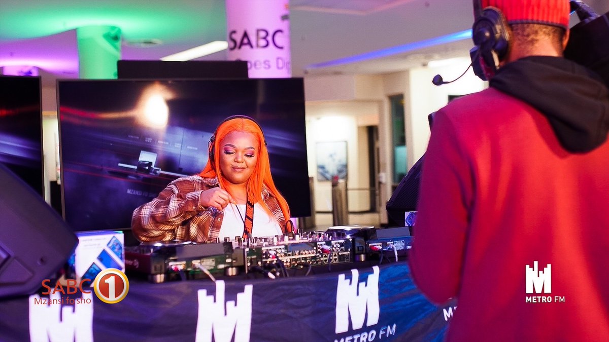 METROFMSA's tweet image. We’re jamming to the sounds of @DBNGOGO 💃🏾💃🏾💃🏾🕺🏾🕺🏾🔥🔥🔥🔥on the #Get2GetherExperience the party that comes to you simulcast on @METROFMSA &amp;amp; @Official_SABC1