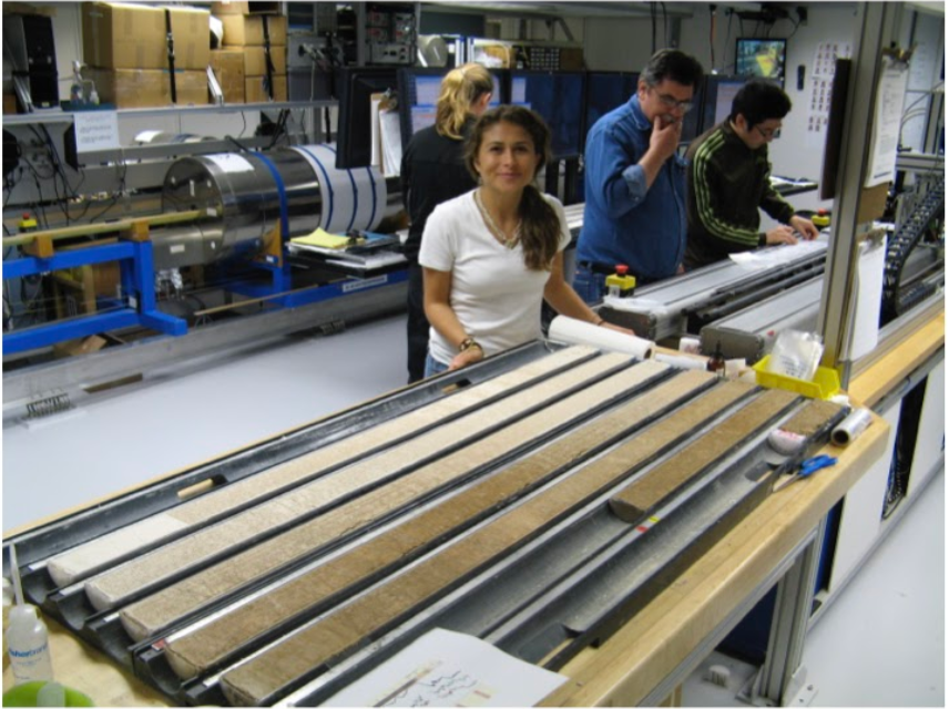 (5/9) Lizette shares: “I love supporting research on micropaleontology. I am part of the Cushman Foundation for Foraminiferal Research  @CushmanFdn and keep their social media pages up to date" Thanks for all the awesome work you do, Lizette  #WomeninScience  https://cushmanfoundation.allenpress.com/&nbsp;