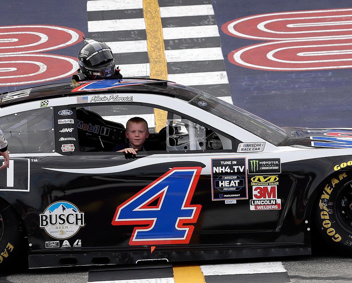 rustybranch6's tweet photo. @KevinHarvick @Ford https://t.co/575s59cpYq