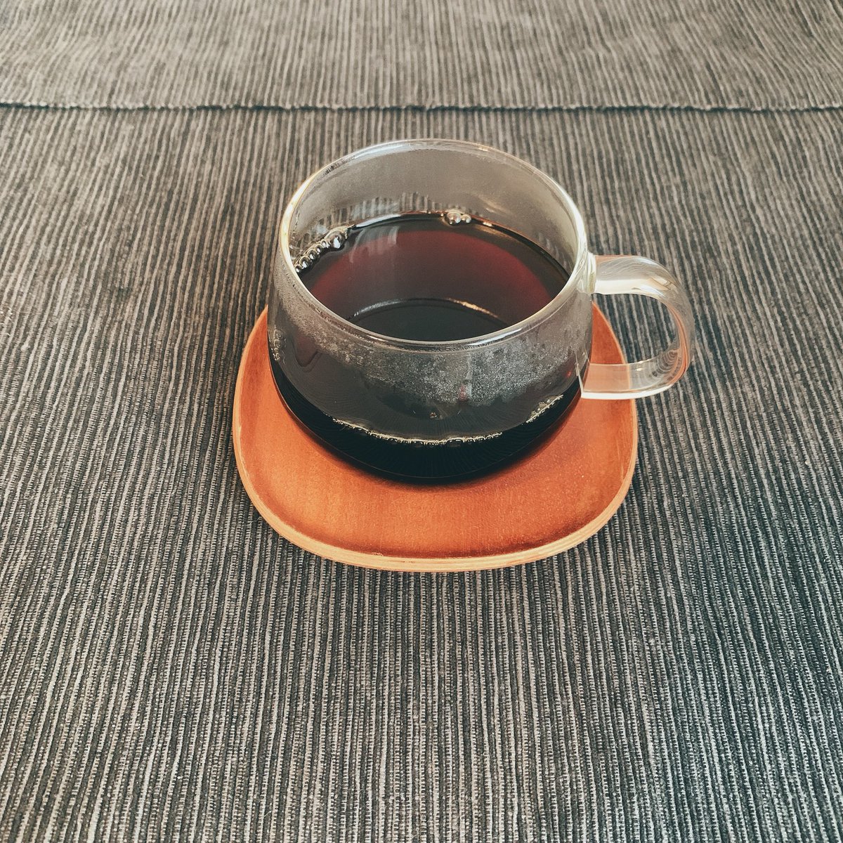 bar1star's tweet photo. ばりすたの朝は、エルサルバドル🇸🇻サンタアナ火山のコーヒー☕️
標高1950m
ブルボン種
ウォッシュト
深煎り
ダークチョコレートの風味、ミネラル感、短くすっきりした後味と、後からほのかに感じるブラウンシュガーの甘み。
うまし! https://t.co/wErY5e0roc