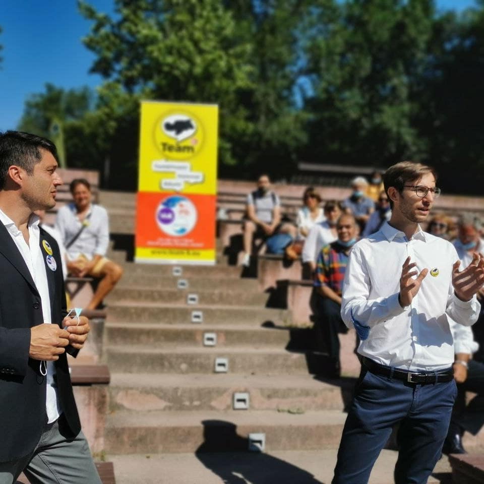 ColognaMatt's tweet photo. Presentazione coalizione @Team_BZ_ , @VoltEuropa @Piu_Europa e @PartSocialista per le comunali 2020 a #Bolzano!

Los geht's, si parte! 💪💛 https://t.co/EjiW13xNXD