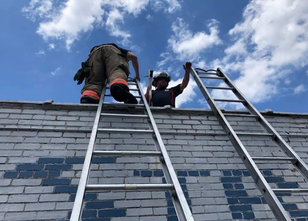 AkronFiredept's tweet image. Akron Fire companies still training hard. Working on fireground tactics while being safe for us and for you. #AlwaysAtWork #AdamsStreet #HeyAkron