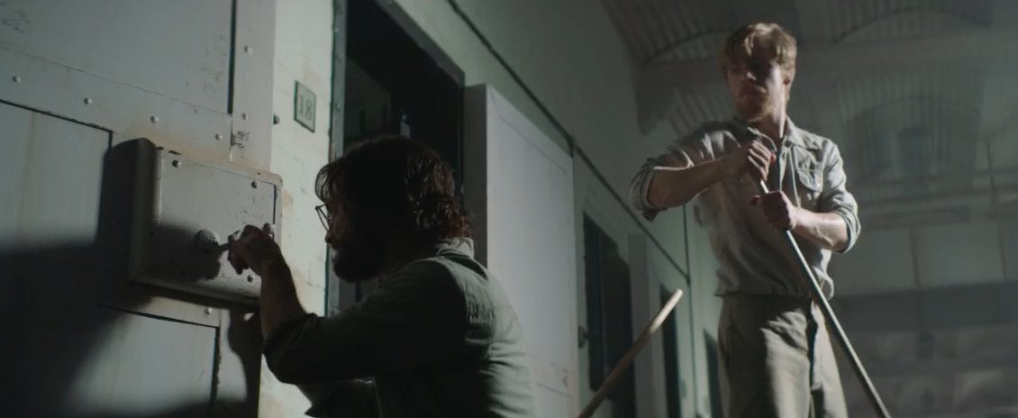danradcliffebr's tweet photo. Novas fotos do filme FUGA DE PRETORIA!

#danielradcliffe #escapefrompretoria #fugadepretoria https://t.co/eGvc7PLGTq