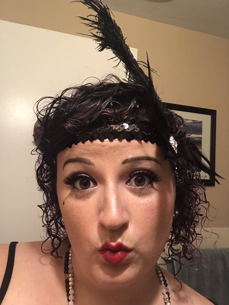 lizfavtastic's tweet photo. This bearcat is ready to bump some goons! We’re getting ready to play @NerdBurgerCraig’s Capers over at https://t.co/H37ZsVRZPx. What sort of trouble will we all get into at The Canary Club?? #imextra #letsroll @KitBattlebeard @Dm_LSP @Polish_Ogre https://t.co/hFfDxJnmPw