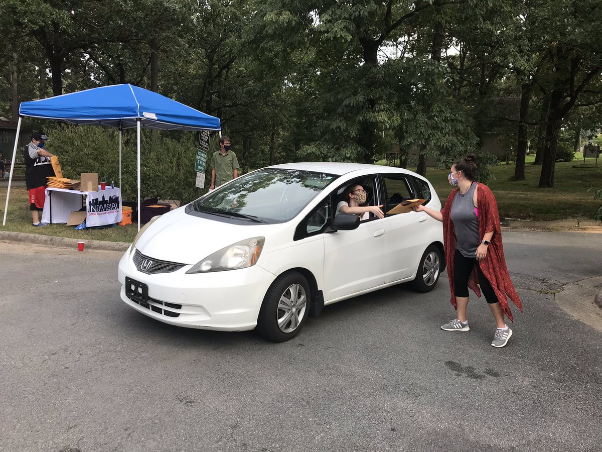 IndivisibleLRCA's tweet photo. #Indivisible LRCA at Meriwether Park in #littlerock right now, passing out Letter Packets to volunteers. Help write letters to central Arkansas voters, and give low-turnout voters who care about Justice a reason to #VOTE! #VIPVoter
https://t.co/Sjk7NrpbDa https://t.co/fxcrkrvbFn