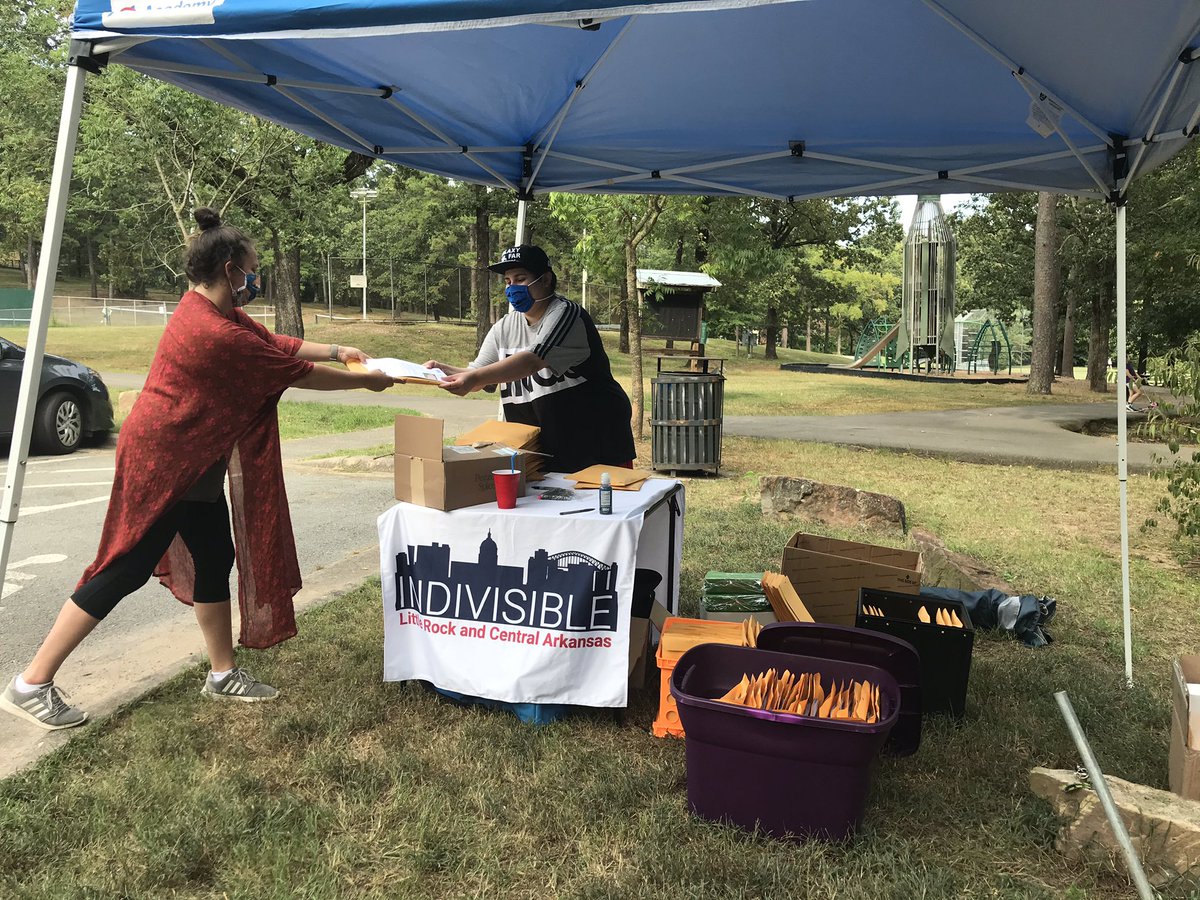 IndivisibleLRCA's tweet photo. #Indivisible LRCA at Meriwether Park in #littlerock right now, passing out Letter Packets to volunteers. Help write letters to central Arkansas voters, and give low-turnout voters who care about Justice a reason to #VOTE! #VIPVoter
https://t.co/Sjk7NrpbDa https://t.co/fxcrkrvbFn