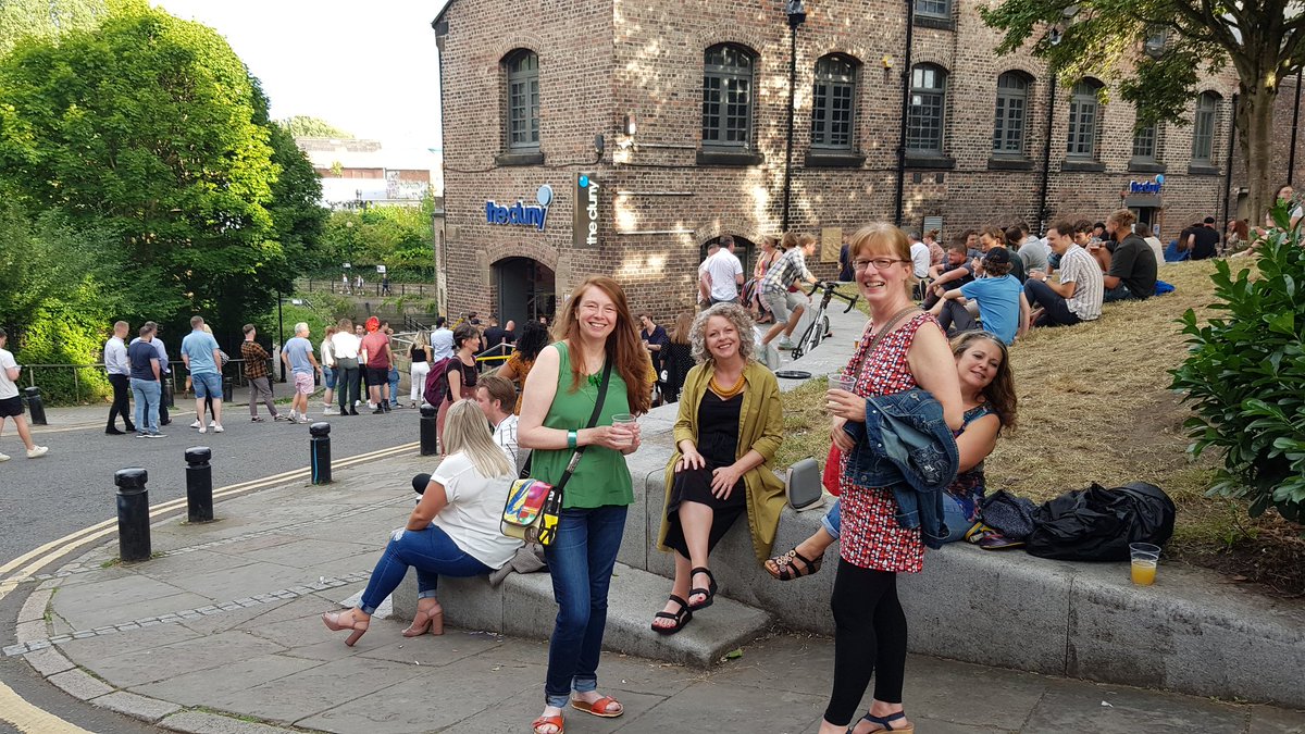 TaniaLove_FBs's tweet photo. @nickywatsoncg @JennyGillatt @nickyjhodgson My most *normal* night out since March.
Thank you @thecluny &amp; @weareernest and all of this lot 💕. You were missed @JennyGillatt! https://t.co/WyE5Wca86B