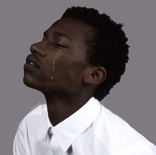 i’m in love with the second photo, he was in first picturce, IDK WHO IT IS THOUGH 