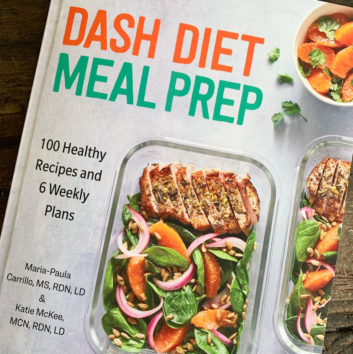 KeliHawthorne's tweet photo. Excited to try out some healthy recipes from the new Dash Diet cookbook from dietitians @MariaPaulaRDLD and @KatieMcKeeRDN that I know will be easy and taste great! The DASH diet is highly recommended and scientifically-backed as an overall healthy diet for anyone! https://t.co/QLUlwLOCzU
