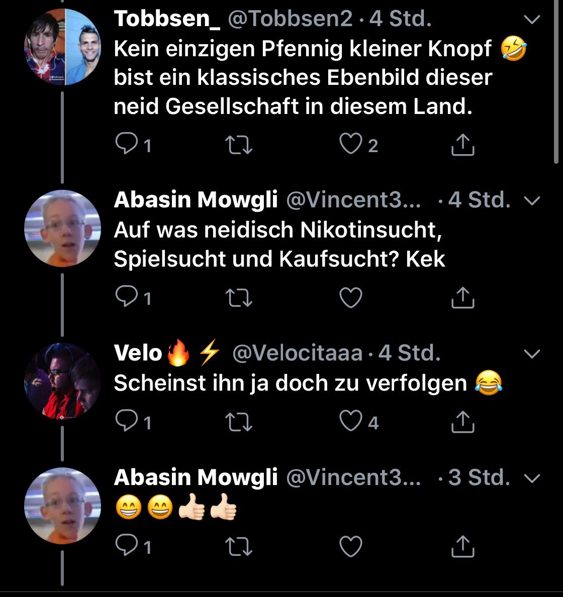 MontanaBlack's tweet photo. Twitter Nutzer stellt sich selber Bein und fällt auf die Schnauze ☠️☠️ https://t.co/3IFCnU3NpH