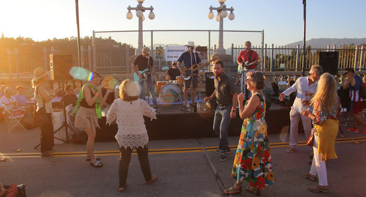 ChipJacobs1's tweet photo. Led Zeppelin's Robert Plant once asked if "anybody can see the bridge?" Yes, anybody can, with a virtual celebration of Pasadena's landmark structure, now 107 years old and still majestic, that kicks off on Sunday. @PasHeritage #arroyo #bridgeparty
https://t.co/a2jFW8ByNO https://t.co/nf2ezdKqtt