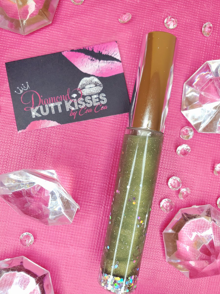 KissesKutt's tweet photo. Glimmer ✨✨✨ https://t.co/MV0jdOyVuv 💎👄🛍️😋 https://t.co/l0eCxxg0Sl