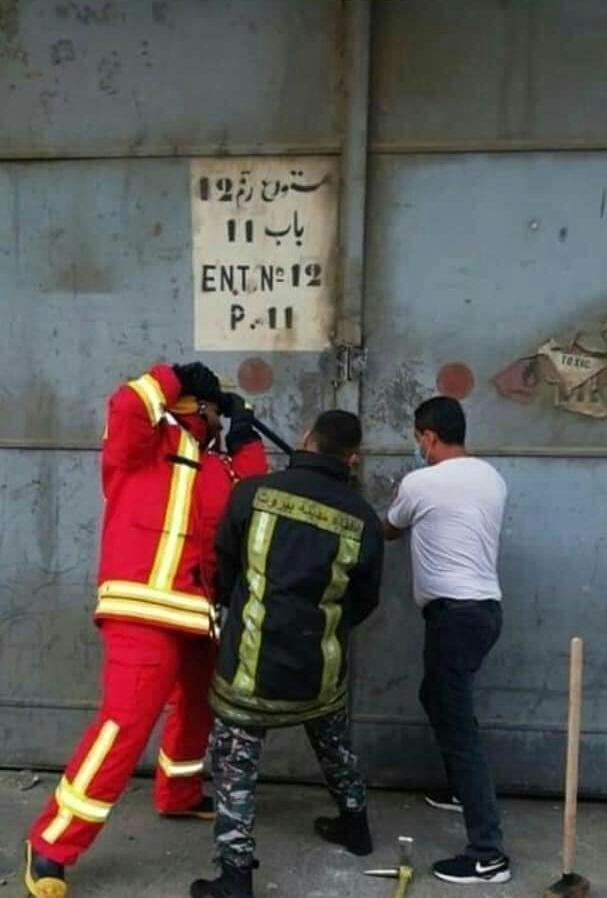 Fireman arriving at  #Beirut   Harbour to deal with the fire that was already picking up since over an hour opened the door, worsening the situation.They were not informed what they would be facing and had no idea about the AN reaction to an increased level of oxygen.