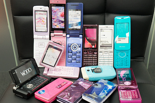 4gamer 携帯電話ゲーム その約年間の移り変わりとは ガラケーのiアプリからスマホのオンラインゲームまで手掛けた開発者に今昔を聞いた ごまおつ ゴ魔乙 T Co 9eyzg75ilv