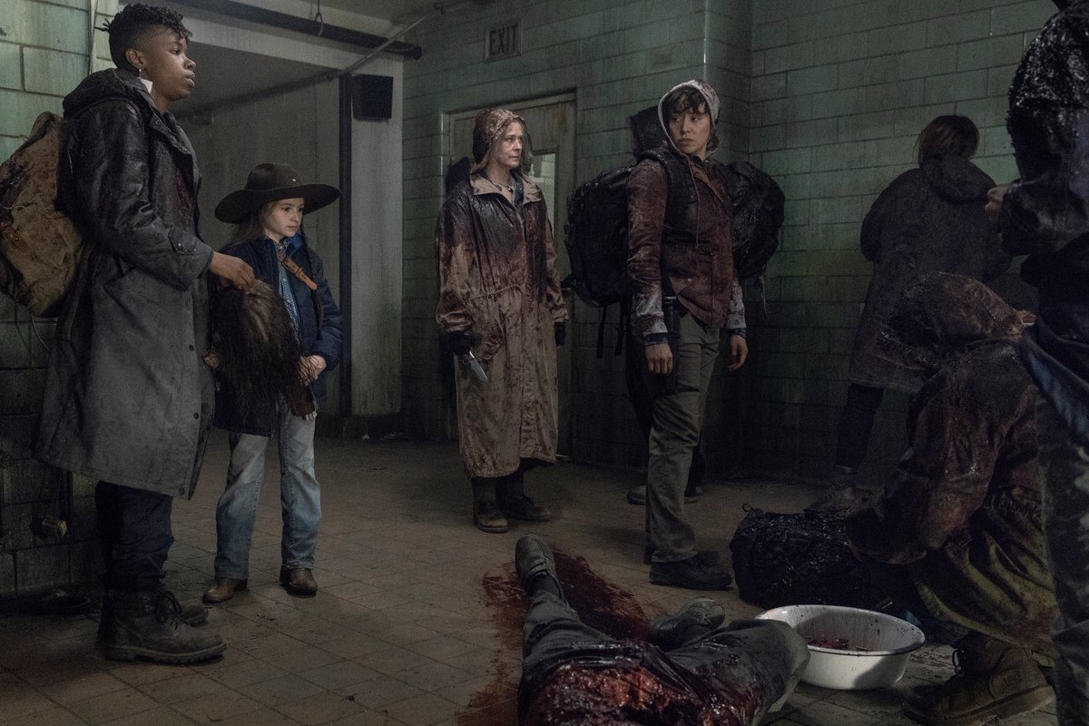 QueenOfTWD's tweet photo. When you are a The Queen and everybody knows it. #TWD #TheQueenRules #TheWalkingDead https://t.co/MursDMIVx2