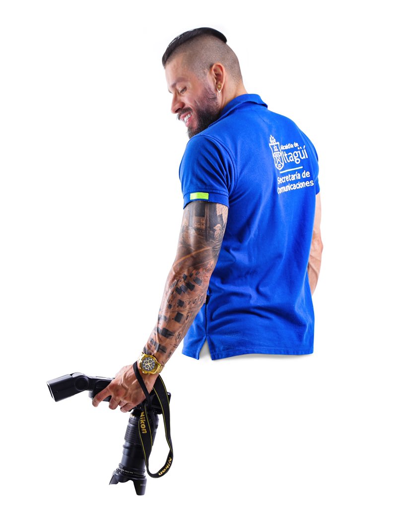 Juanoafa's tweet photo. 💡📸 Ya son 10 años como diseñador gráfico y fotógrafo de la @AlcaldiaItagui tantos aprendizajes adquiridos, personas lindas y proyectos exitosos me hacen sentir feliz y orgulloso. Gracias a mi padre por ser mi bastón, mi madre mi inspiración y mis hermanos mi motivación 🤩 https://t.co/21yF0VdWRl