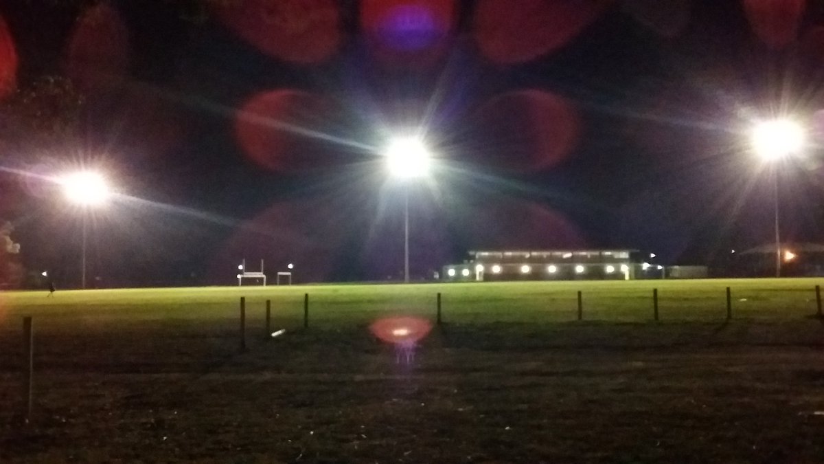 pfwaus's tweet photo. Roadside view of flood lighting at #Bosco playing fields #Engadine. Considerable #lightspill & #lightpollution despite shielding on topside of light source #TheShire #Sydney #NSW #NewSouthWales #Australia https://t.co/xYwSQ2ZU4C