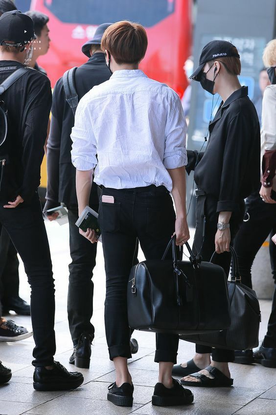 jungkook's body proportion ~ a thread