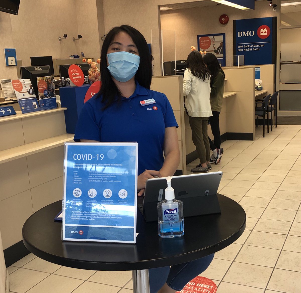 <a href="/BMO_LoLo/">BMOLowerLonsdale</a> @BFalsecreek <a href="/bmo_ubc/">BMO UBC Branch</a> we’re all engaged in Accelerating our Guidance to support customers with digital, online and mobile banking.  #bmoBCY.  Well done for leading the way to our Future Forward.