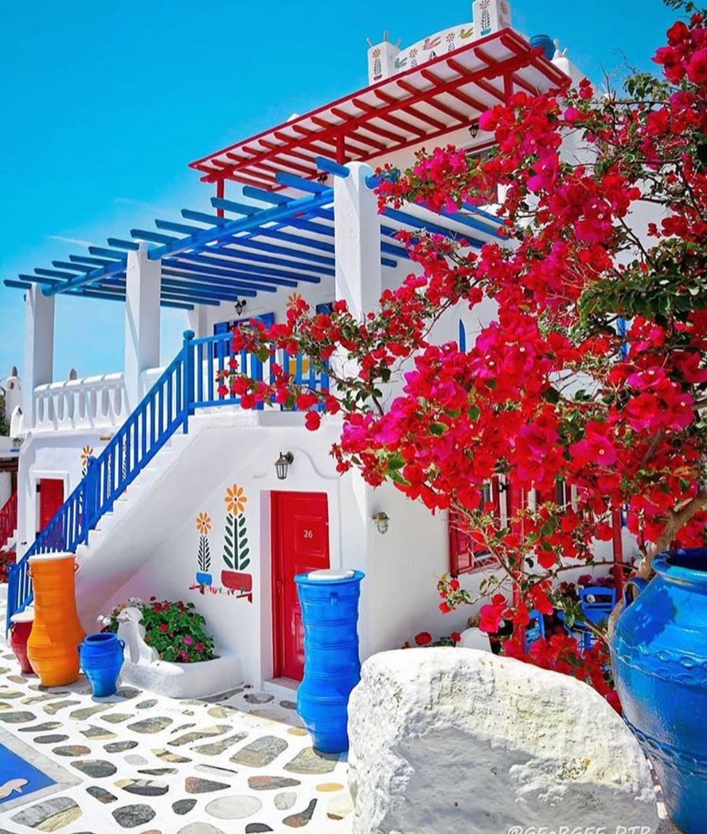 joaoleitao's tweet photo. RT @aboutgreece2: Beautiful corner from the alleys of #Mykonos island,#Cyclades. #VisitGreece and enjoy the #GreekSummerFeeling. Healthy and #Covidfree Aegean islands. #Greece #Grecia #Grece #Griechenland #grcki #kyklades #Myconos #Travel #vacation #summ… https://t.co/j9I0MJ0xPS