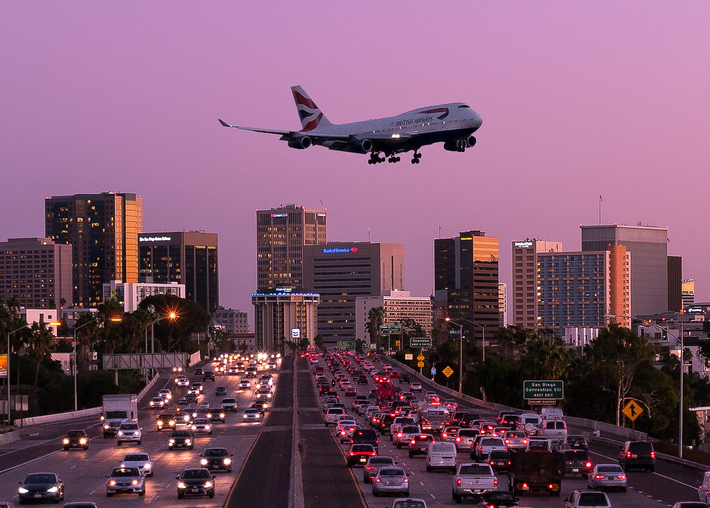 speedbird020's tweet photo. #SpeedbirdSatuday 
A gorgeous sunset arrival into San Diego. 
💖Long Live The Queen 💖
@DaveWallsworth @flybyday63
@SanDiegoAirport @Magsmeister23 https://t.co/SZKP2pzGlo