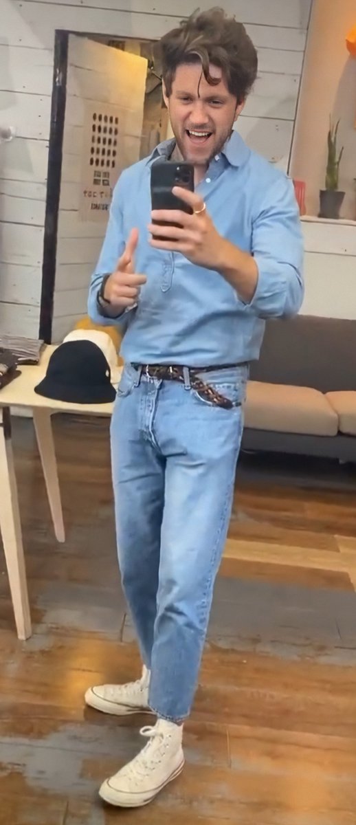 𝑀𝒾𝓇𝓇𝑜𝓇 𝒮𝑒𝓁𝒻𝒾𝑒 𝒮𝓊𝓅𝓇𝑒𝓂𝒶𝒸𝓎