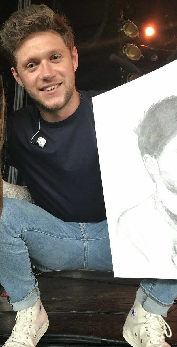 𝐵𝑒𝒽𝒾𝓃𝒹 𝒯𝒽𝑒 𝒮𝒸𝑒𝓃𝑒𝓈