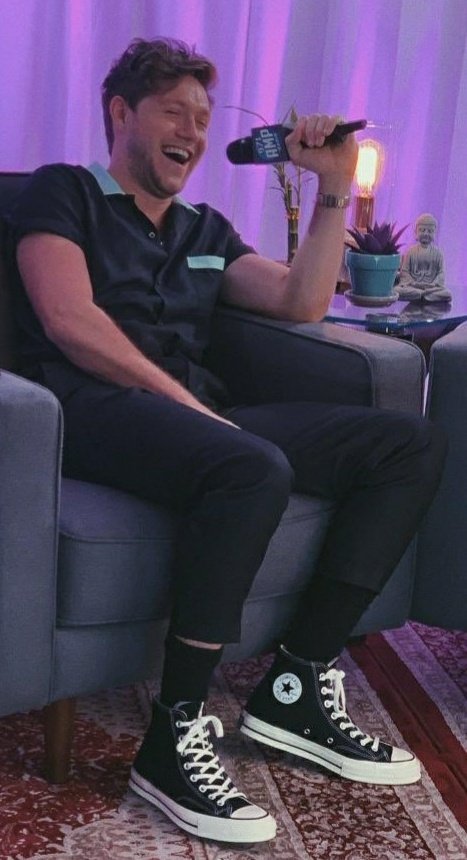 𝐵𝑒𝒽𝒾𝓃𝒹 𝒯𝒽𝑒 𝒮𝒸𝑒𝓃𝑒𝓈