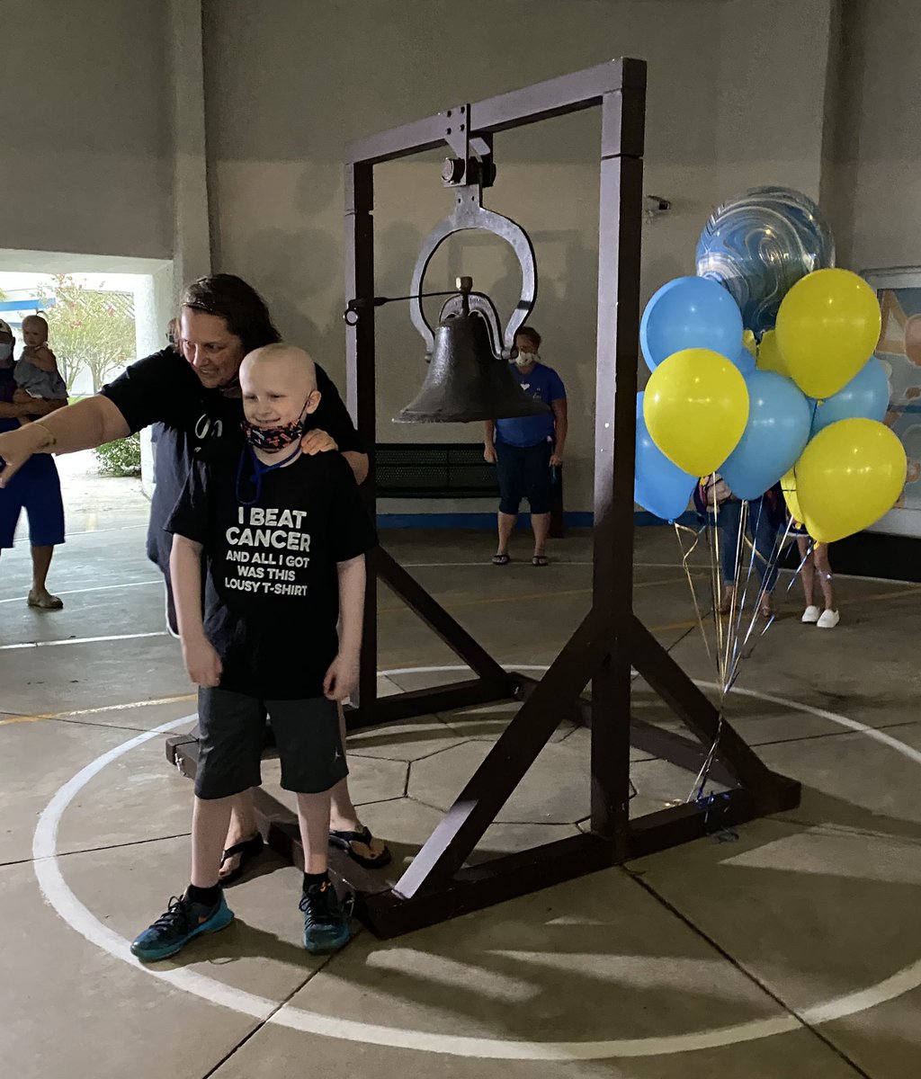 AimPadilla's tweet photo. Tonight we celebrate our WSES student, Grayson! Ringing the SCPS school bell to signify his victory over cancer. Great news to start our school year! 💙💛 #TeamGrayson @WinterSpringsEl @walt_griffin https://t.co/r2uY4A304Y