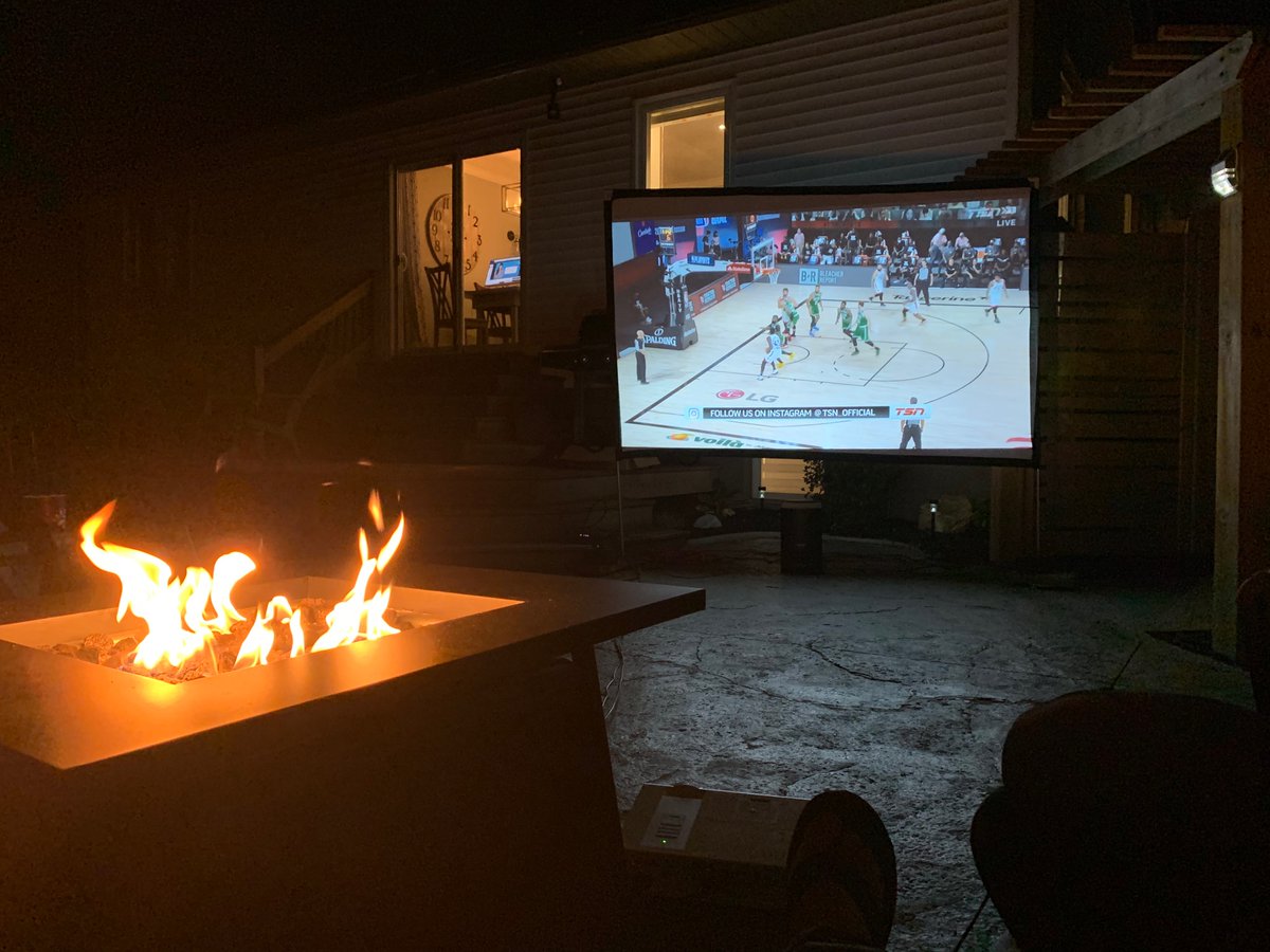 jer_bates's tweet image. Sweater weather tonight, @raptors offense is cold. #Backyardbasketball