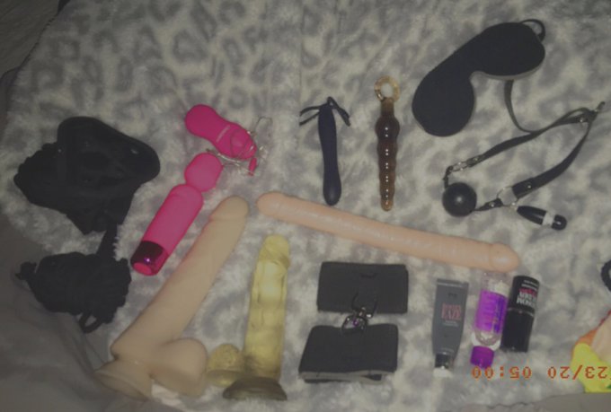 👄 Show me your toys THREAD 💦 👀 Leave your onlyfans @&lsquo;s 😛 https://t.co/1xk9GQUYje<a href="/tag/findom"class="tags"><span>#findom</span></a><a href="/tag/sugarbaby"class="tags"><span>#sugarbaby</span></a><a href="/tag/kinkplay"class="tags"><span>#kinkplay</span></a><a href="/tag/sugardaddywanted"class="tags"><span>#sugardaddywanted</span></a>