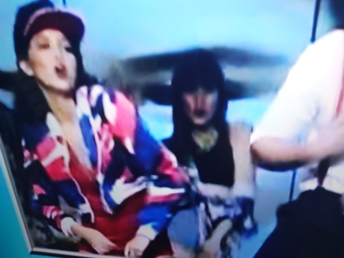 Lorieuss's tweet photo. Isa sa mga fave ko na dance ni Maine itong nag ala-Cardi B sya. May bts ito na nakakasabay si Meng sa g-force dancers pero ang kasama nya super waley as in maglalatik levels.😅

#MainePuregoldBeautyDay 
#MaineMendoza https://t.co/LR7UKQGAN9