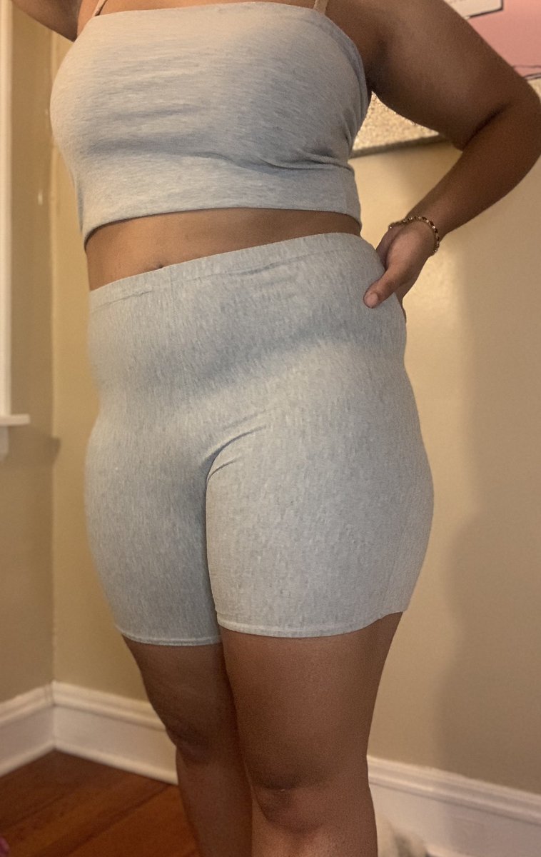 JournalingJas's tweet photo. Fashion Nova charging y’all $25 and up and plus shipping, meanwhile I’m making my own sets for les than $10 🤪. I’m only getting better from here 💯. I’m so proud of myself y’all 🤗
#QuarantineTingz #NewSkillAlert #BikerSet https://t.co/WjpMFu6fMK