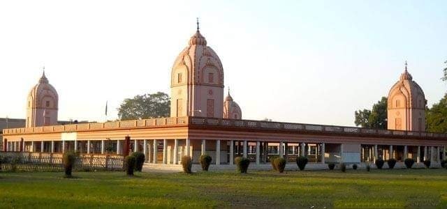 ॐ नमः शिवायShiv Dham is dedicated to Lord Shiva and is famous for its architecture.This temple actually situated in the middle of a Water Kund! The temple looks amazing during sunset when the orange rays of the sun fall on it and highlight the carvings and design of the temple.