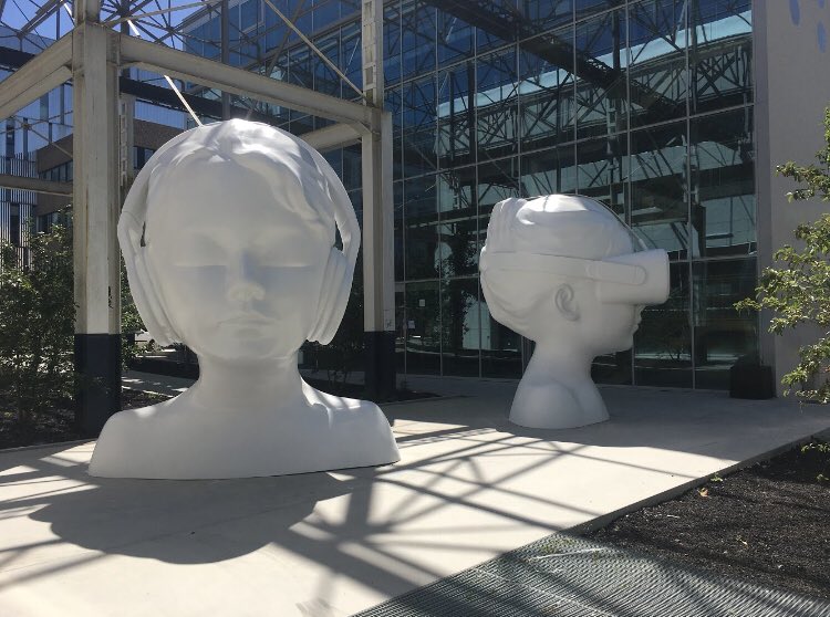 levoyageanantes's tweet photo. Dans le quartier de la création, In a silent way de Nathalie Talec : deux figures juvéniles prennent place. #lvan #nantes #ligneverte https://t.co/wbXTqZuIcT