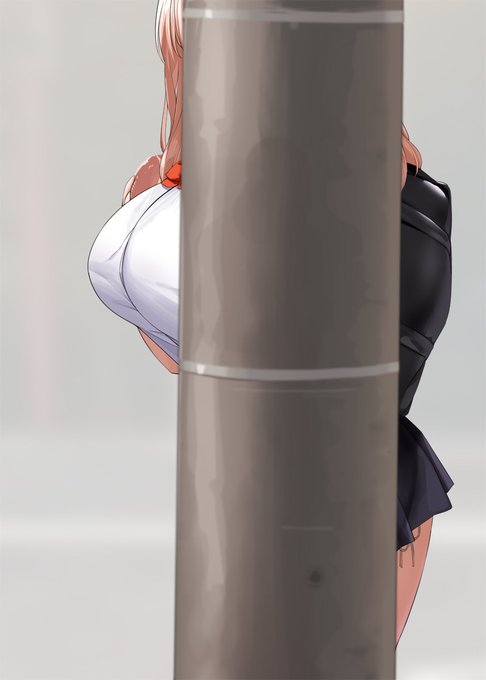 ※いろいろと大きいせいで尾行がへたくそな子 