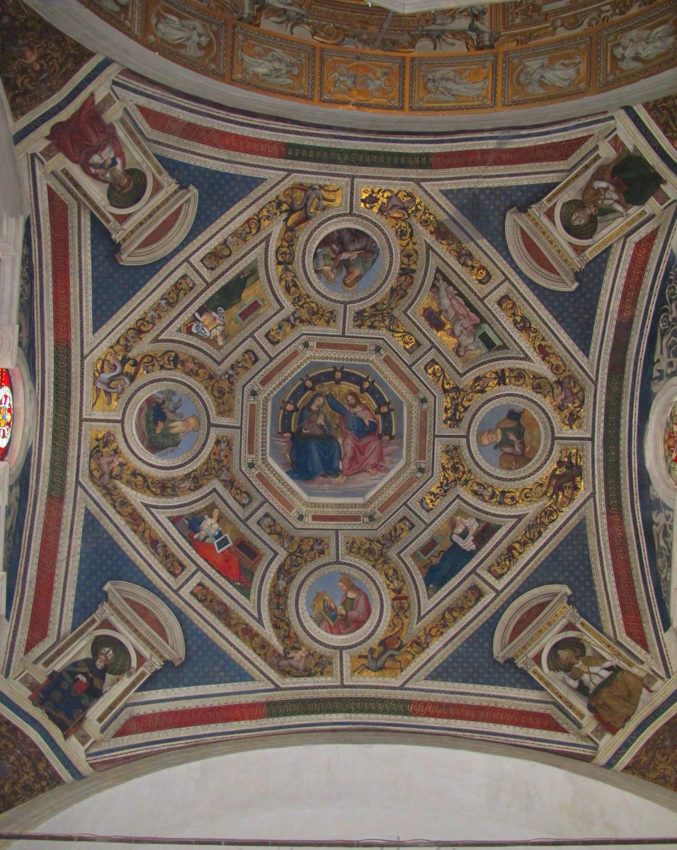 opere del #Pinturicchio in #santamariadelpopolo sono "la Natività" nella cappella Della Rovere e la cupola del coro rappresentante "incoronazione della Vergine, Dottori della Chiesa, Sibille ed Evangelisti"